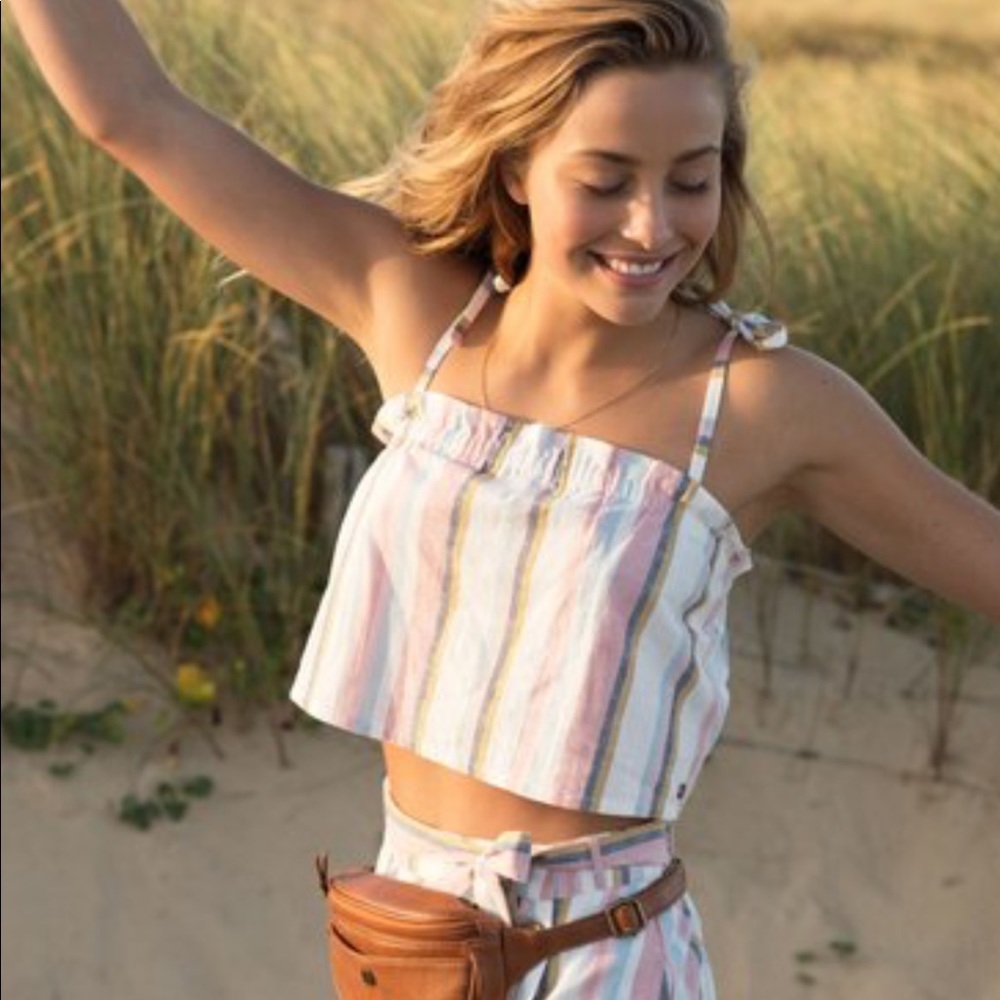 NWT!! Roxy Palm Life Top